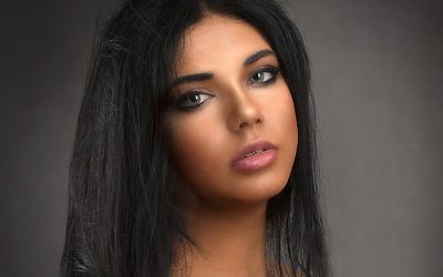 Le maquillage permanent pour souligner un regard avec un effet naturel